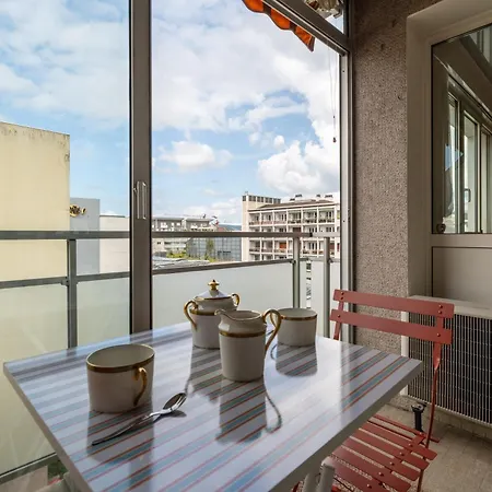 Grand Centre 公寓 *